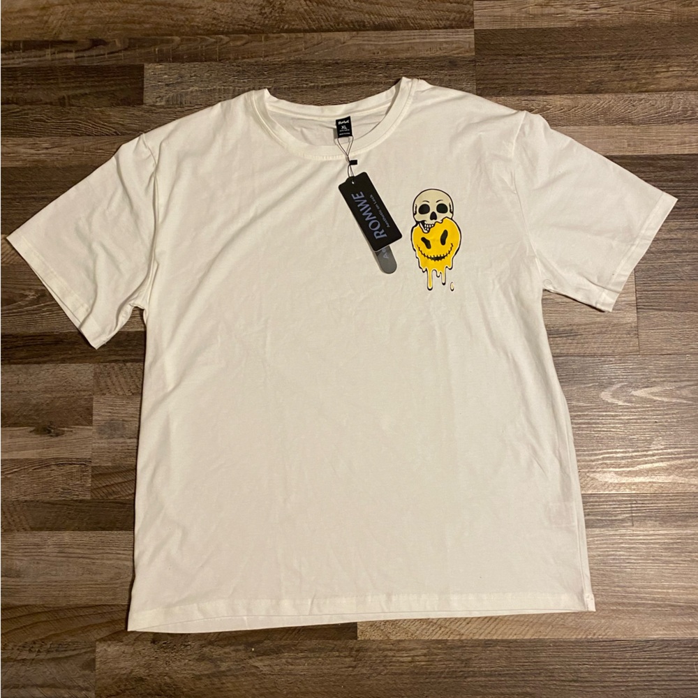 ROMWE White T-Shirt with Yellow Graphic
